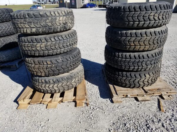 HUMVEE TIRE SET - Image 2