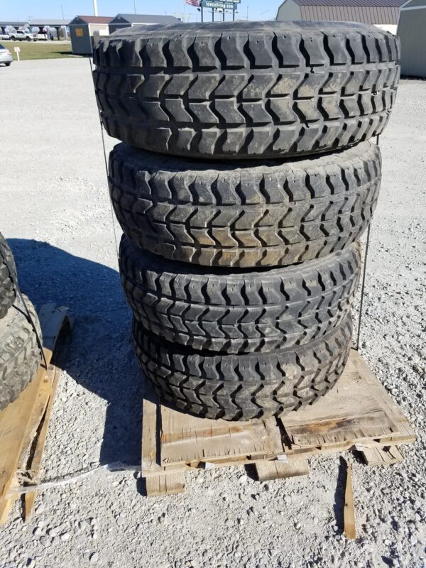 HUMVEE TIRE SET